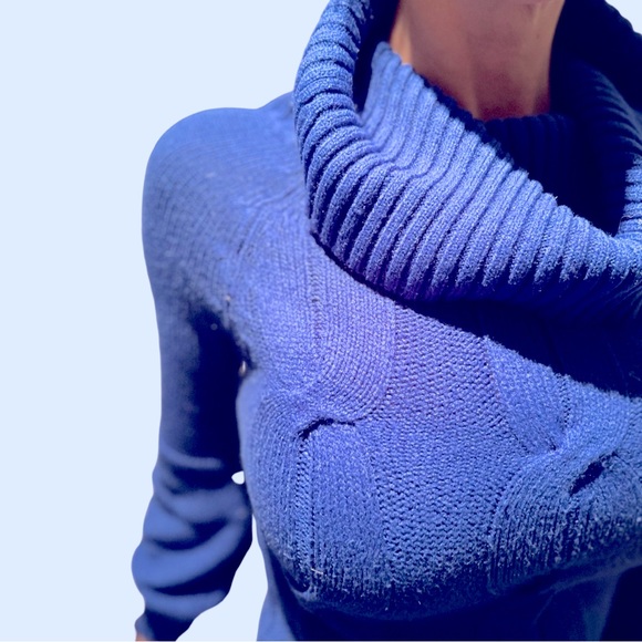 Blue pull-over - Picture 6 of 12